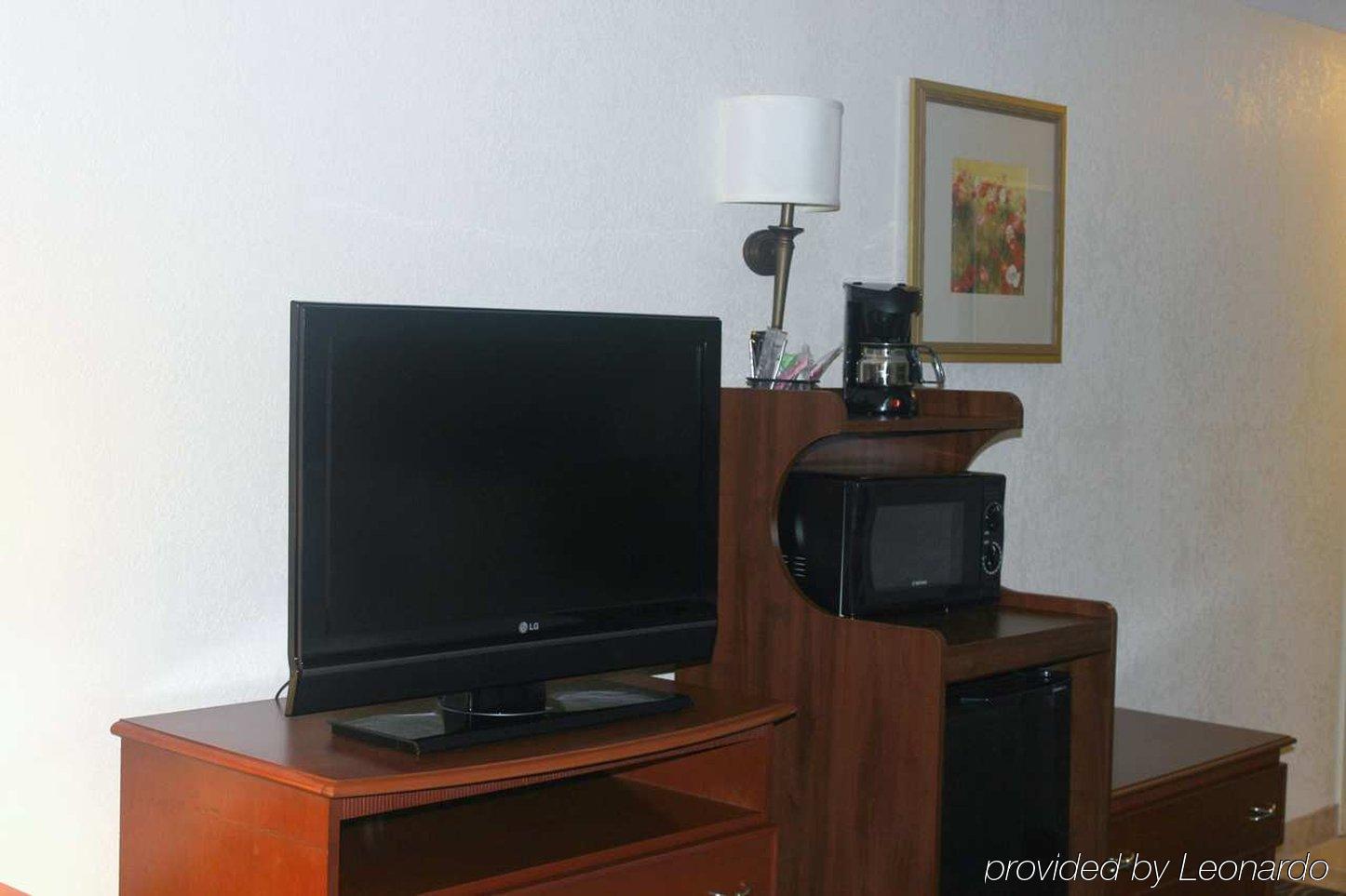 Hampton Inn & Suites Greenfield Exteriör bild