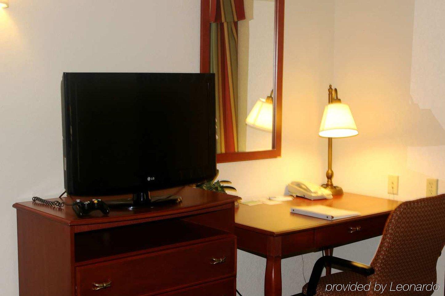 Hampton Inn & Suites Greenfield Exteriör bild